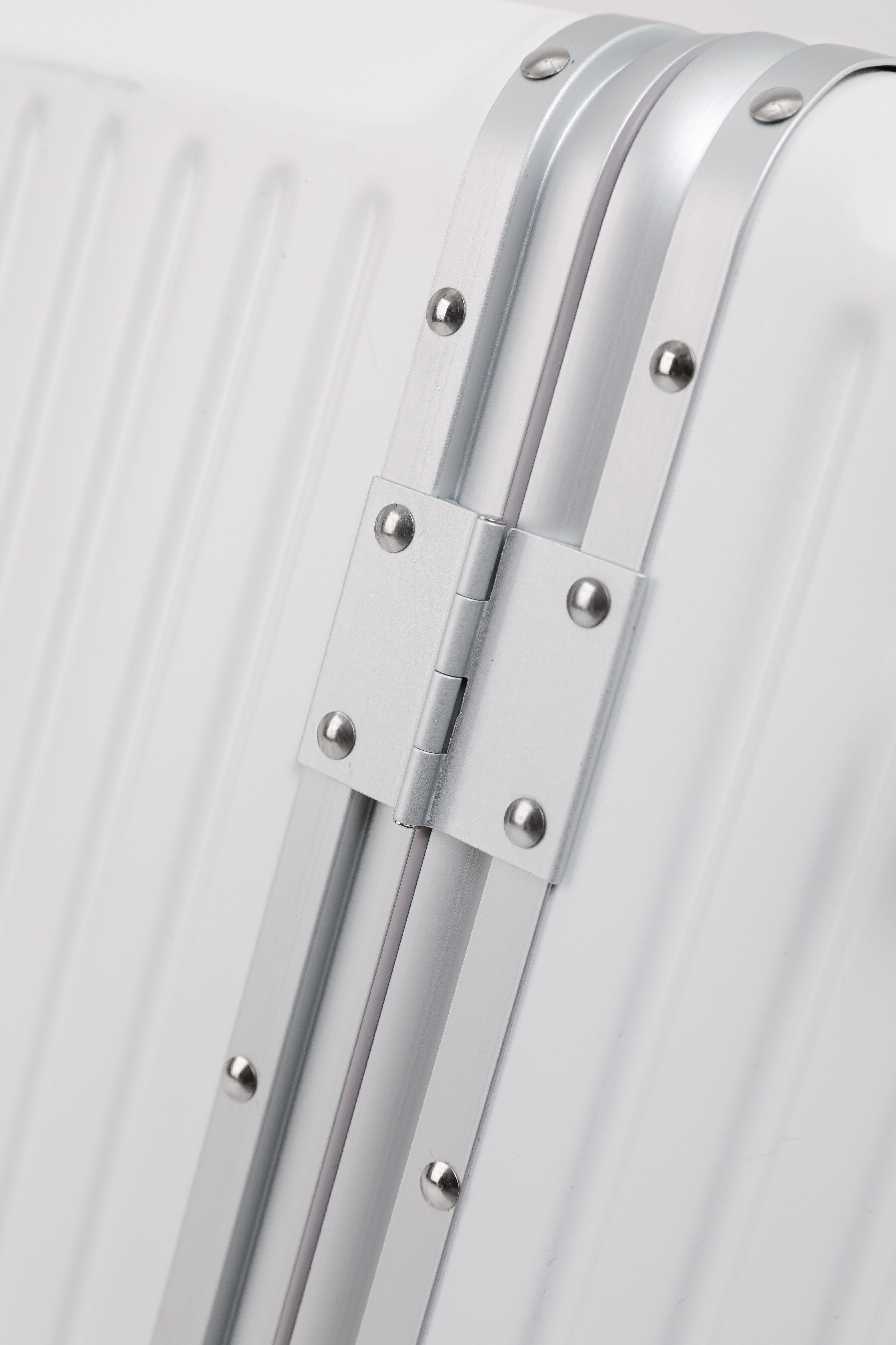 Porta-malas com novo design esportivo elegante