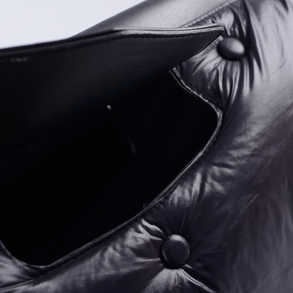 Nova bolsa elegante e transversal, macia e leve, de grande capacidade