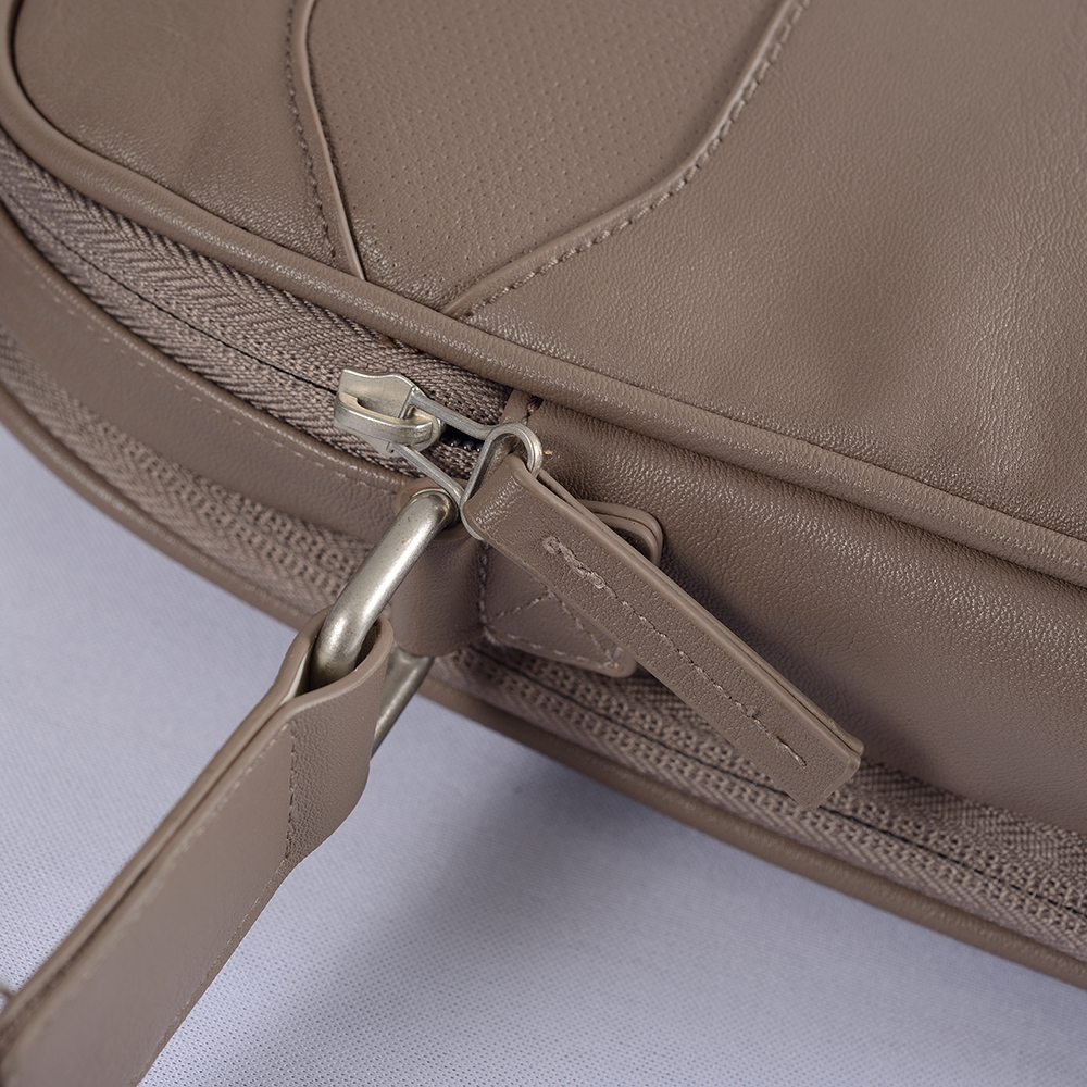 Bolsa de couro PU unissex personalizada de fábrica com ombro único e corpo cruzado