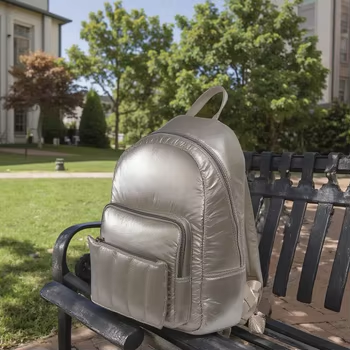 Mochila unissex nova em tecido à prova d'água e leve, mochila popular com alça de bagagem e componente para laptop