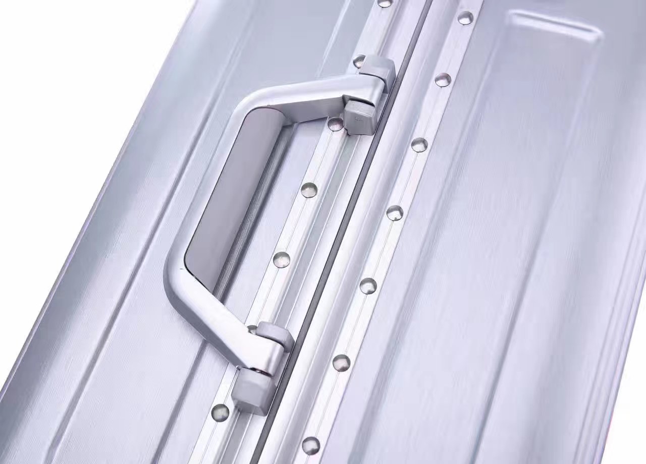 Estrutura de alumínio de 18 polegadas com roda universal baording case design personalizado de fábrica